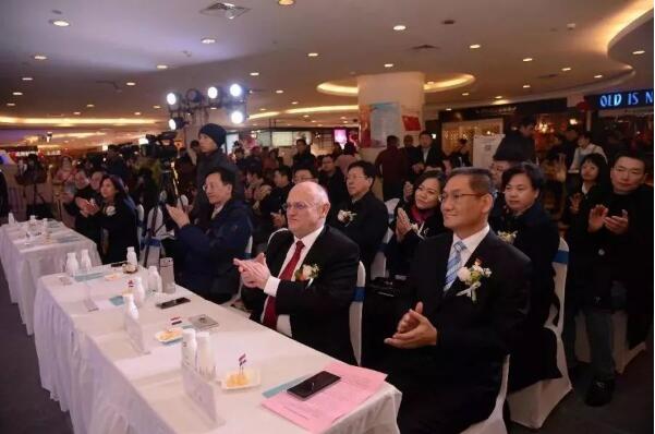 5dbdd32bb67af.jpg 2.jpg