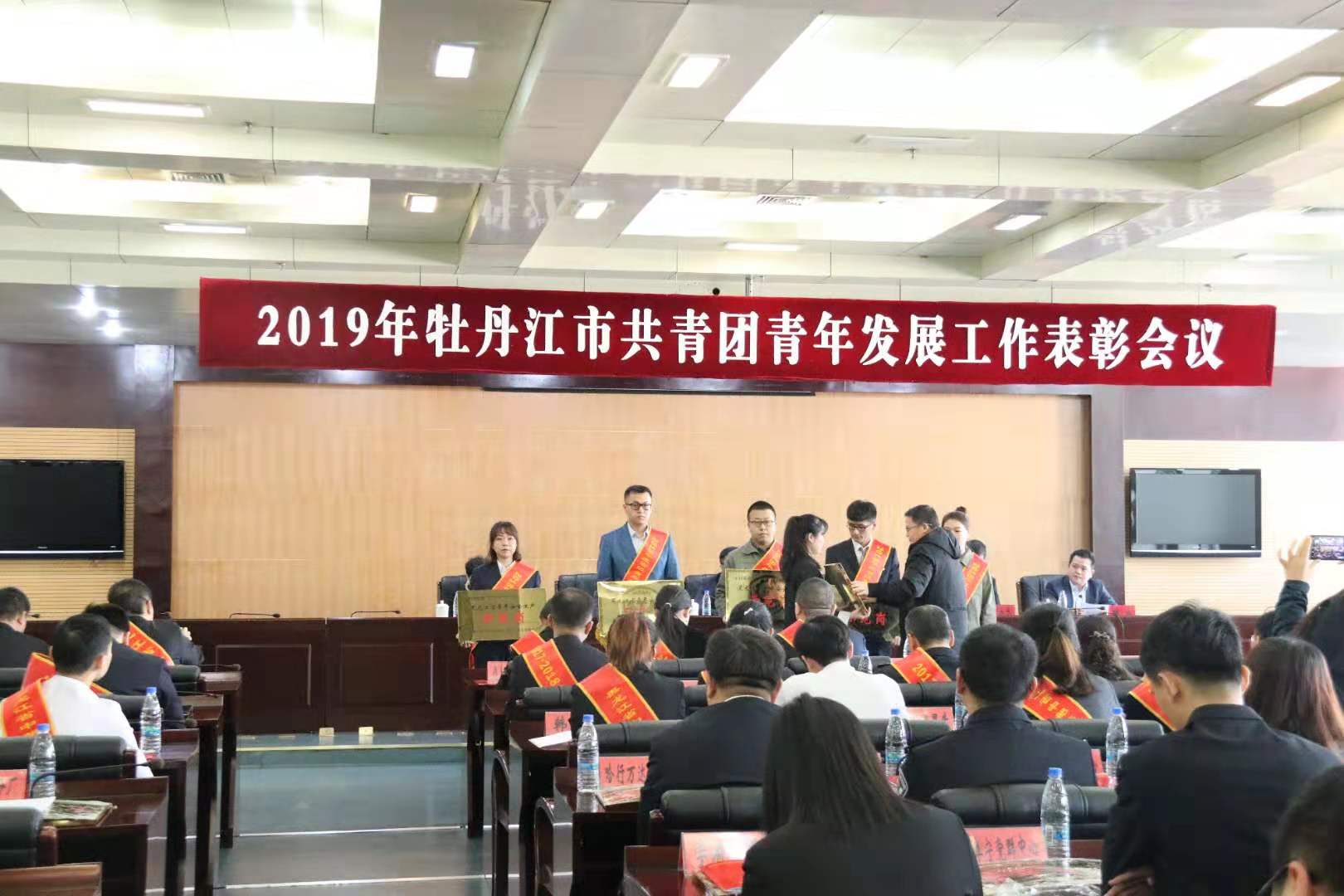 5e0a10afb9825.jpg 11.jpg